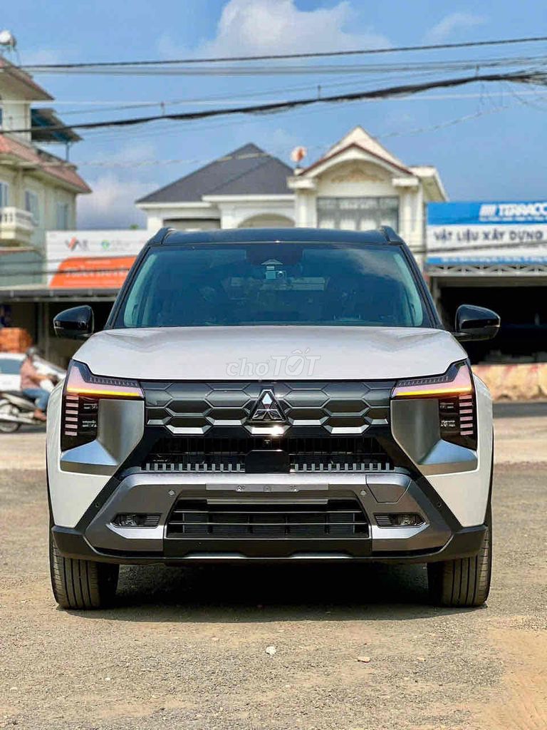 Mitsubishi - ảnh 4