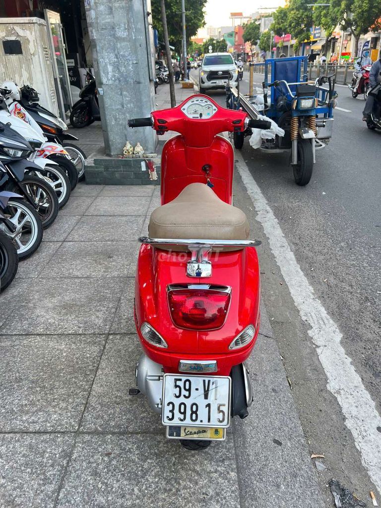 Piaggio Vespa 2012 - ảnh 2