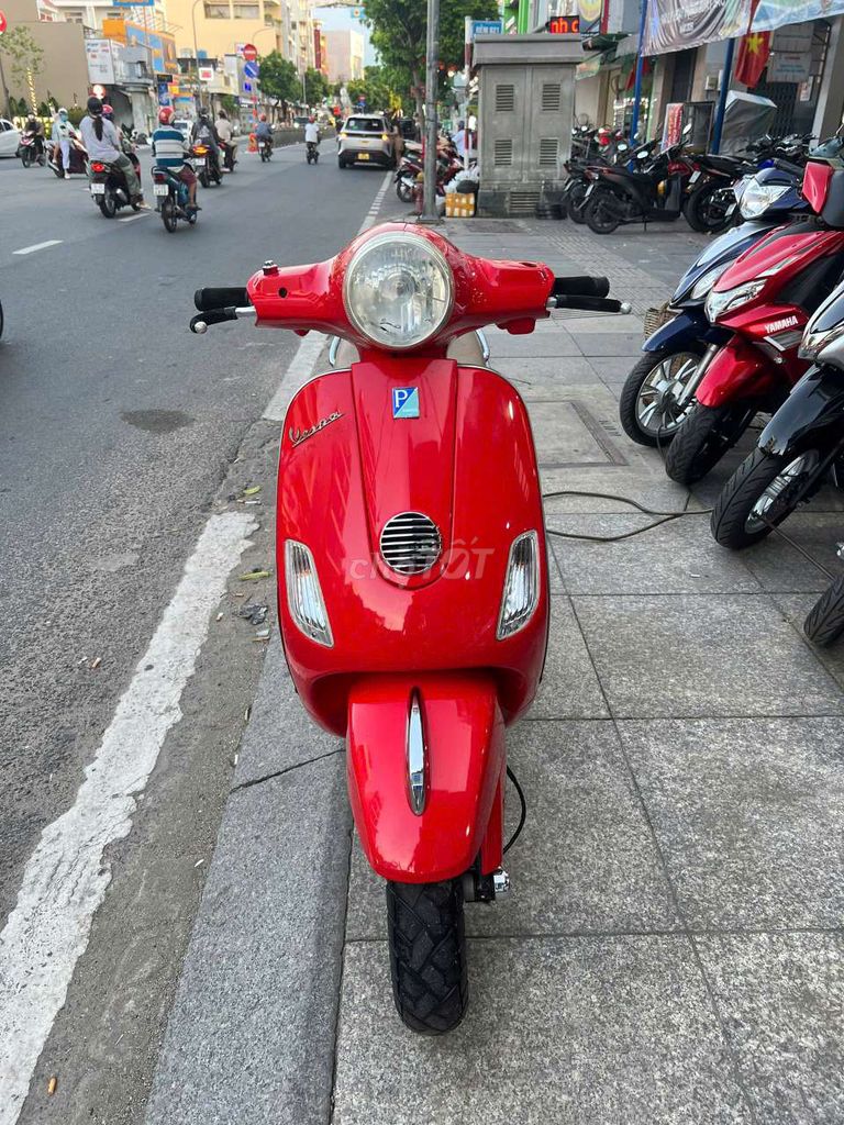 Piaggio Vespa 2012 - ảnh 5