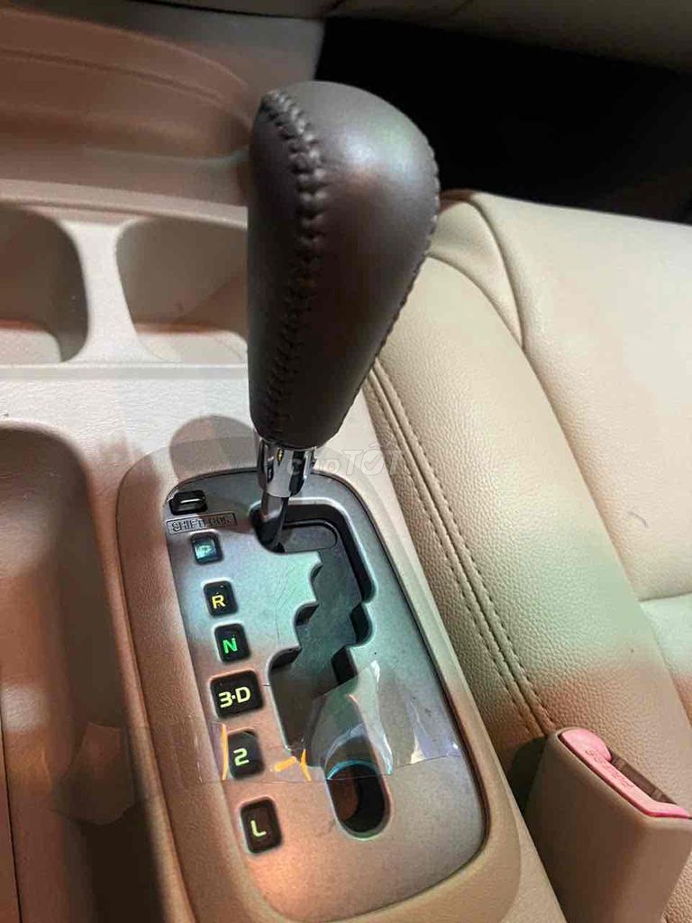 Toyota Fortuner - ảnh 2