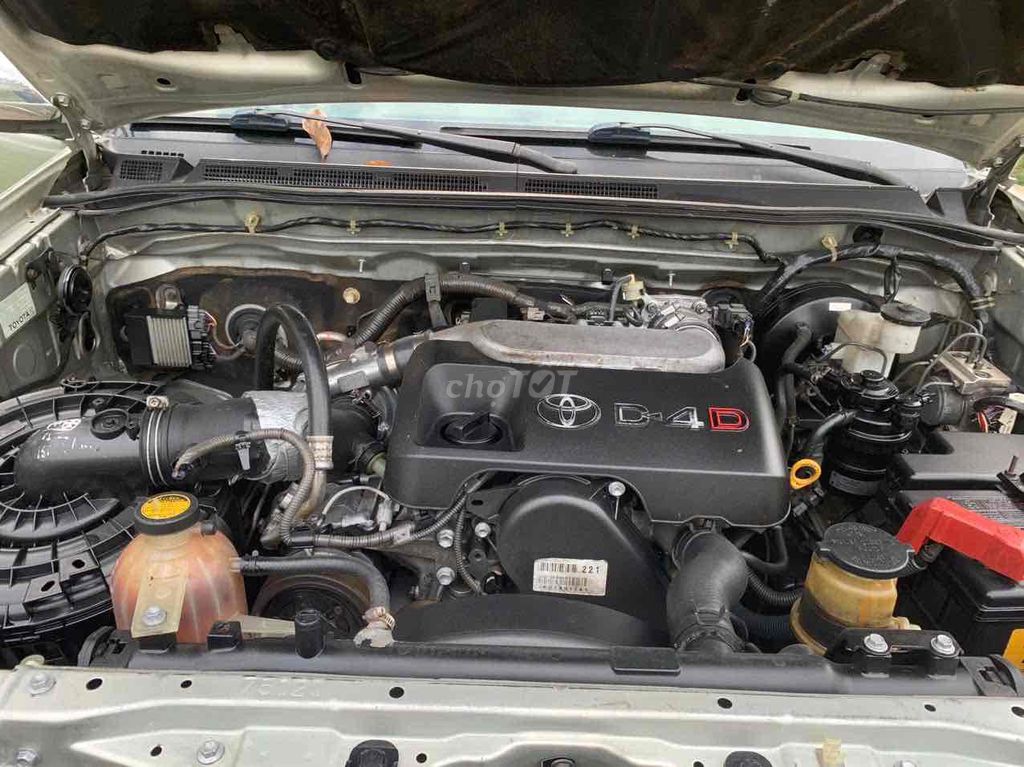 Toyota Fortuner - ảnh 4