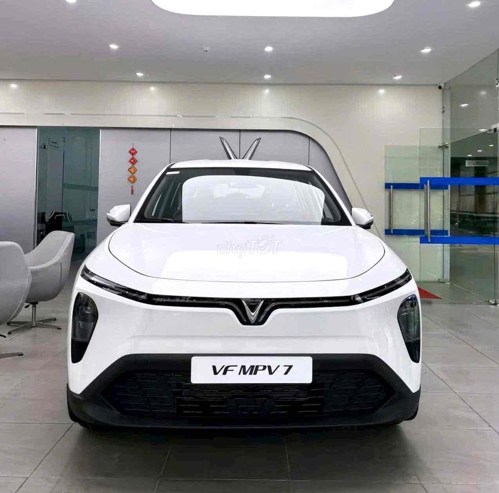 VinFast MPV 7 - ảnh 1