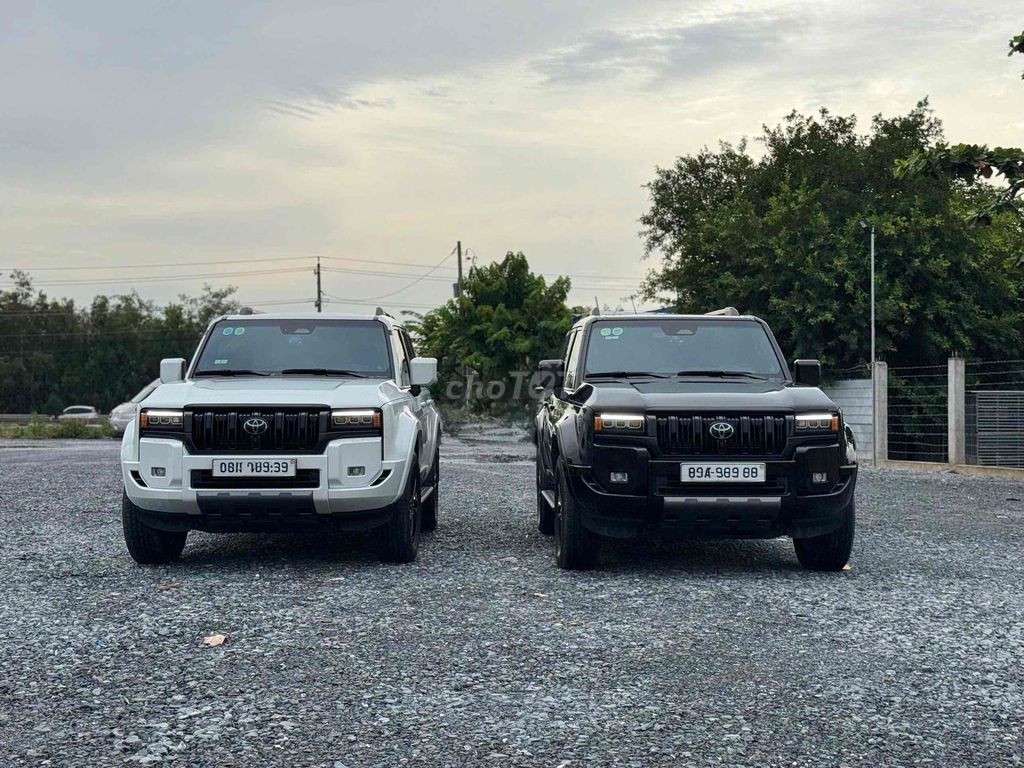 Toyota Land Cruiser Prado - ảnh 2