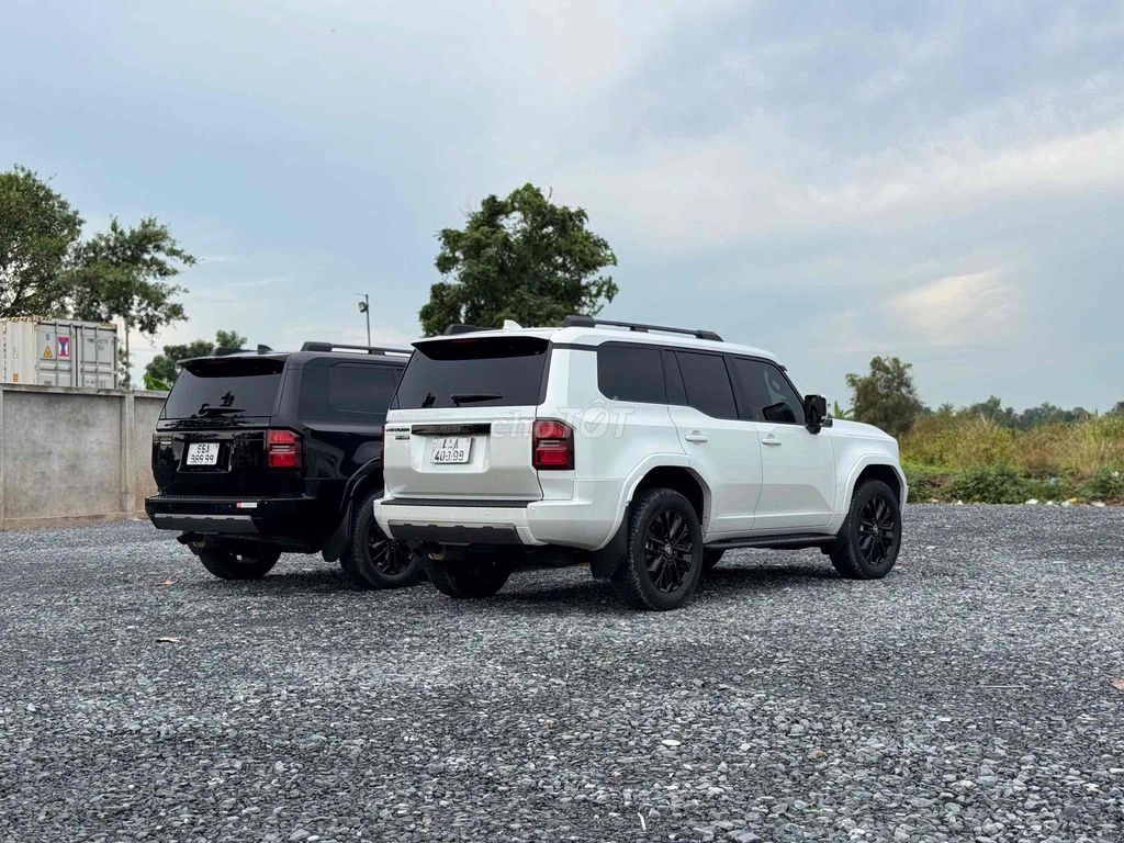 Toyota Land Cruiser Prado - ảnh 5