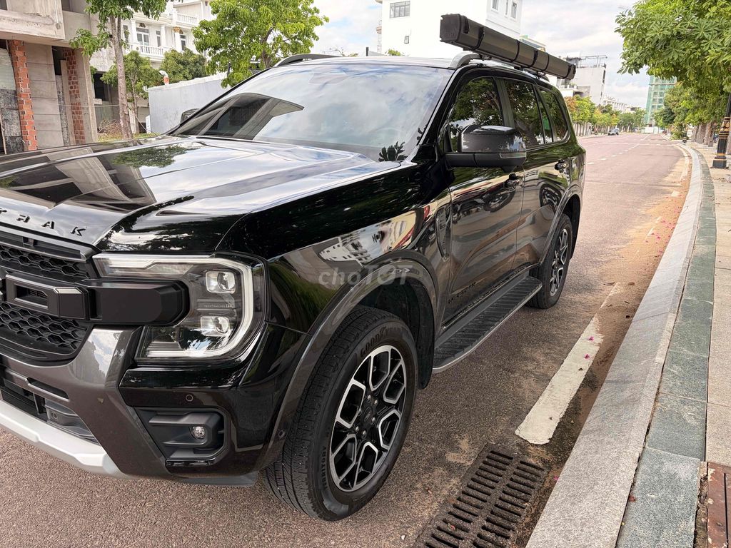 Ford Everest 2023 - ảnh 1