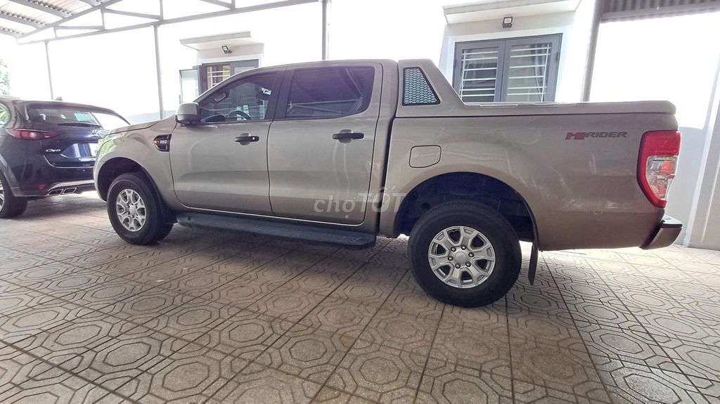 Ford Ranger XLS 2.2L 4x2 AT 2017 - ảnh 4