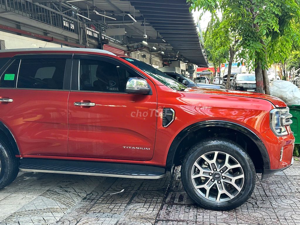 Ford Everest 2022 - ảnh 2