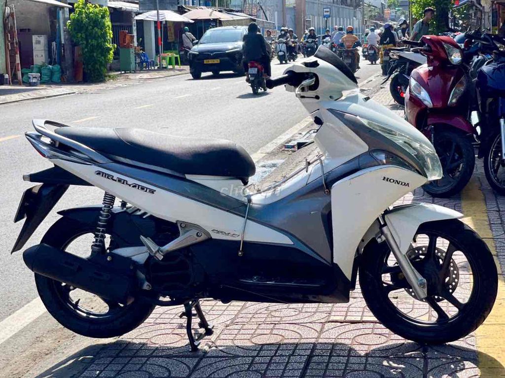 Honda Air Blade 2011 - ảnh 5