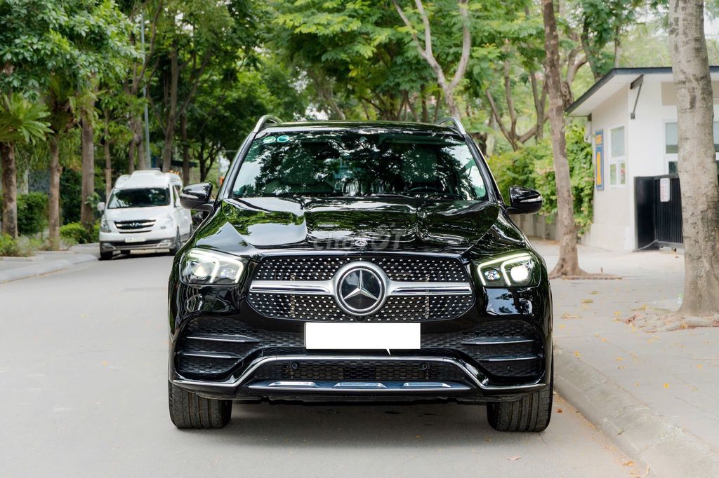 Mercedes-Benz 2021 - ảnh 1