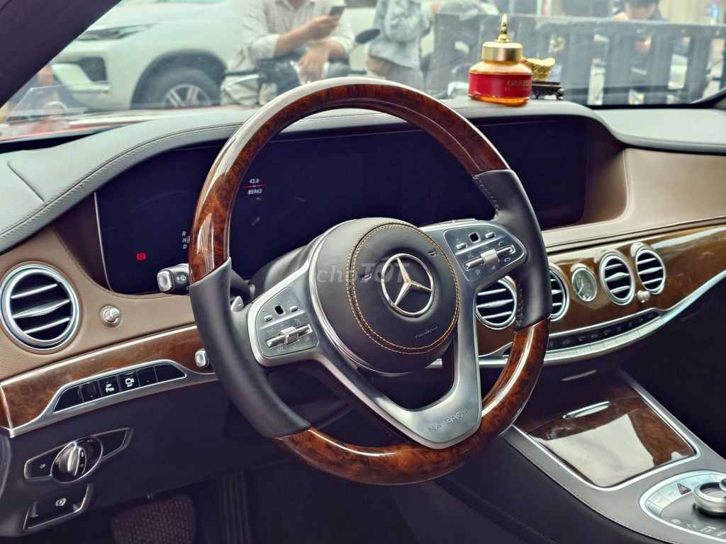 Mercedes-Benz 2017 - ảnh 2