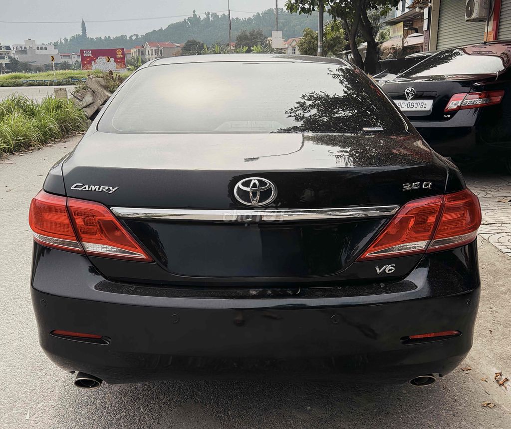 Toyota Camry - ảnh 3
