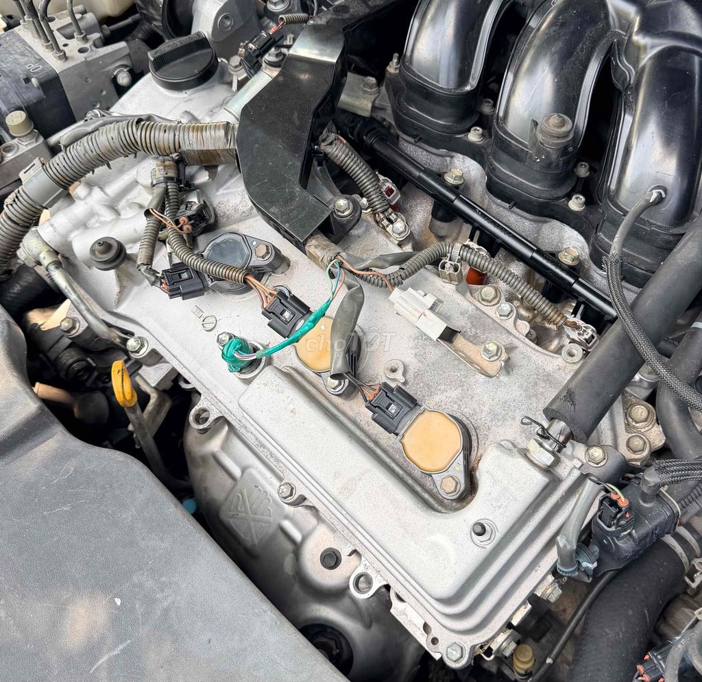 Toyota Camry - ảnh 4