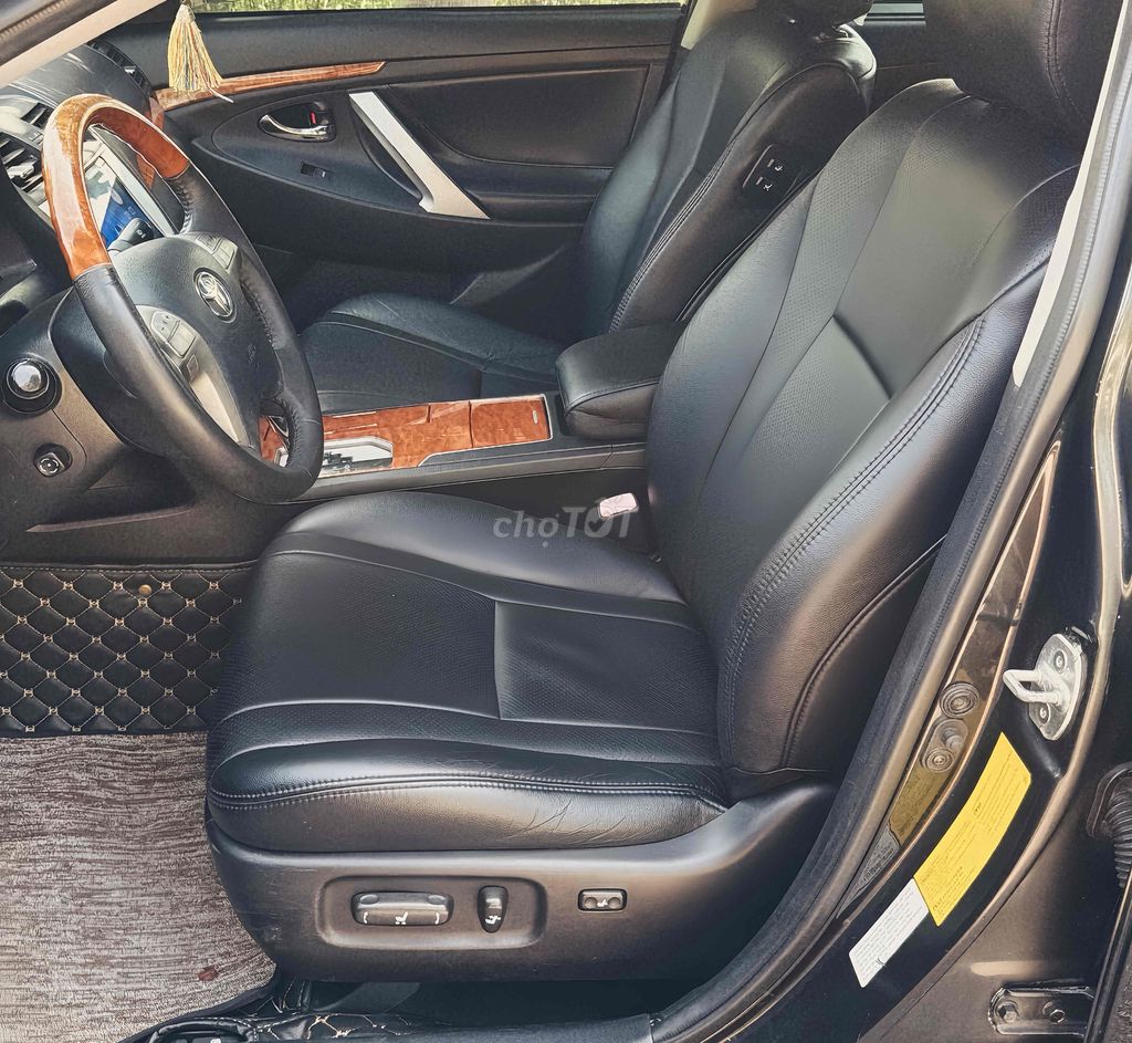 Toyota Camry - ảnh 5
