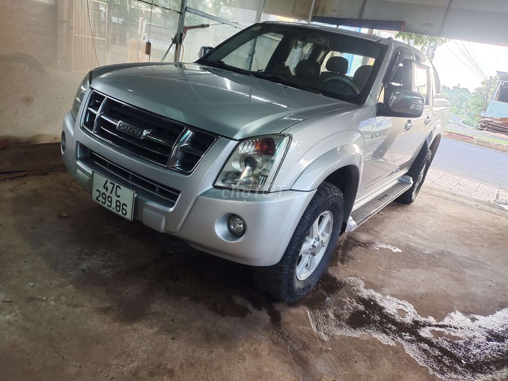 Isuzu 2008 - ảnh 1
