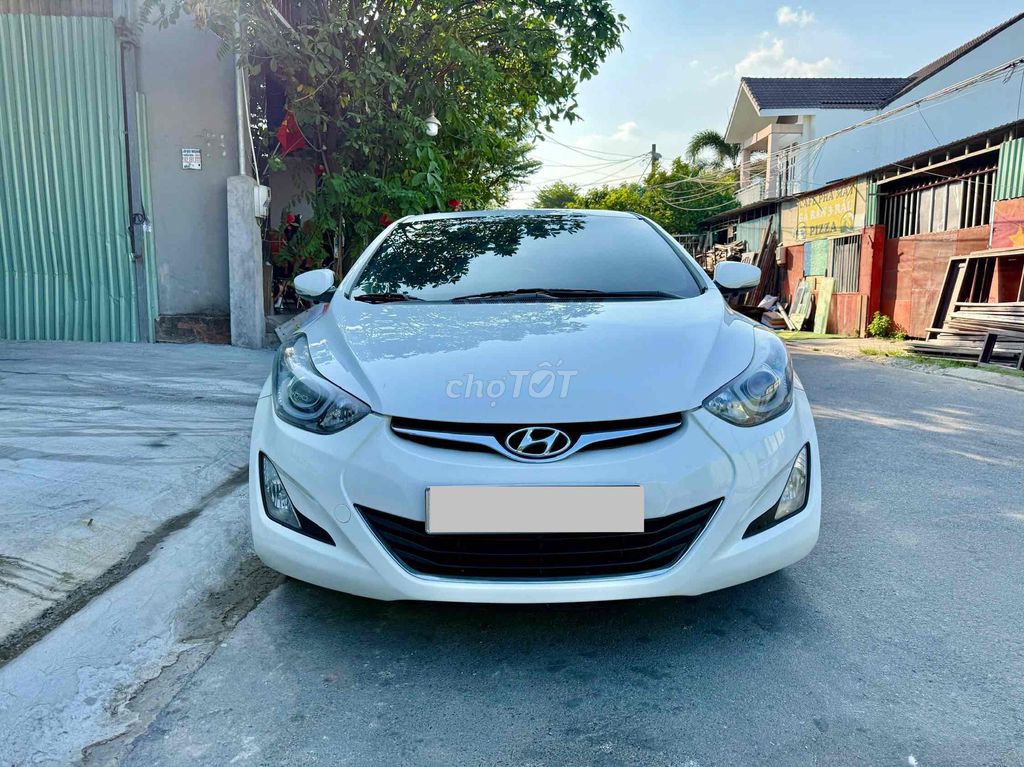 Hyundai Elantra - ảnh 2