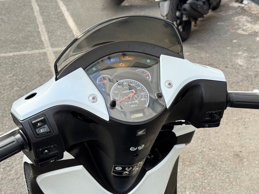 Honda SH 2012 - ảnh 2