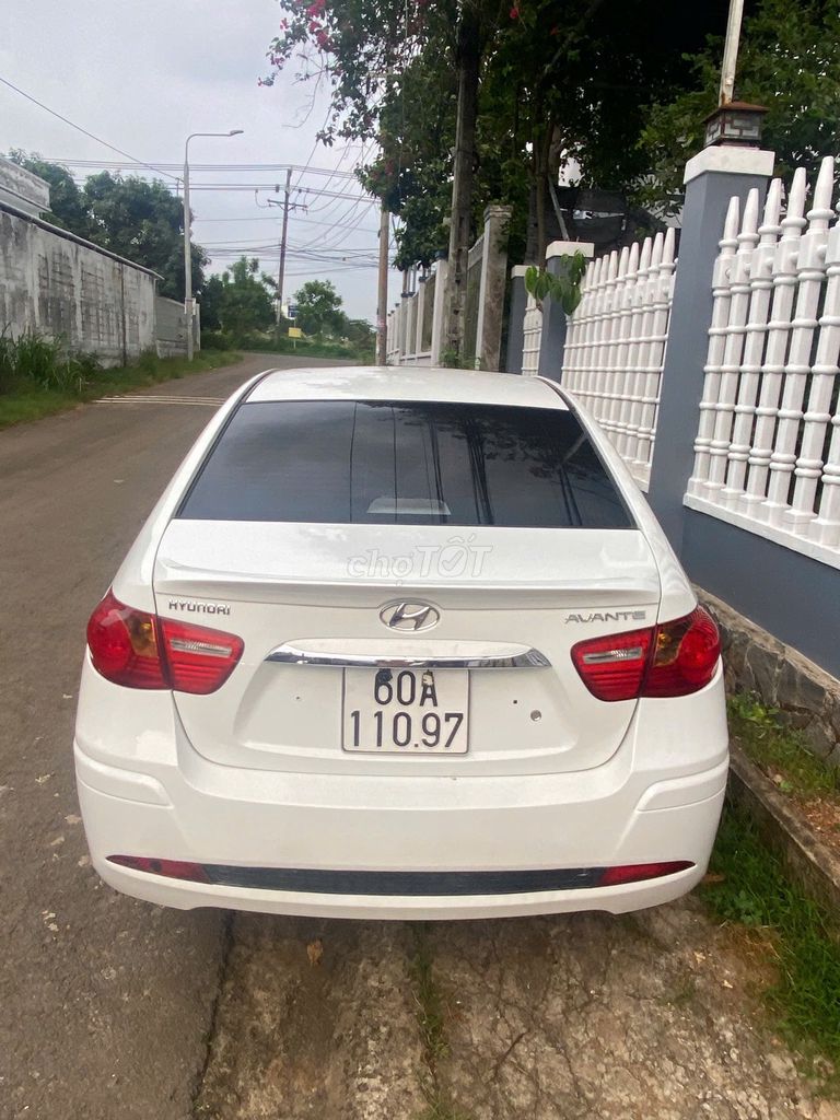 Hyundai Avante 2012 - ảnh 2