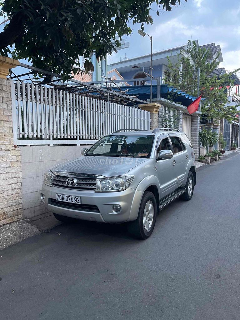 Toyota Fortuner 2009 - ảnh 1