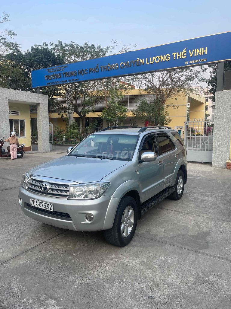 Toyota Fortuner 2009 - ảnh 5