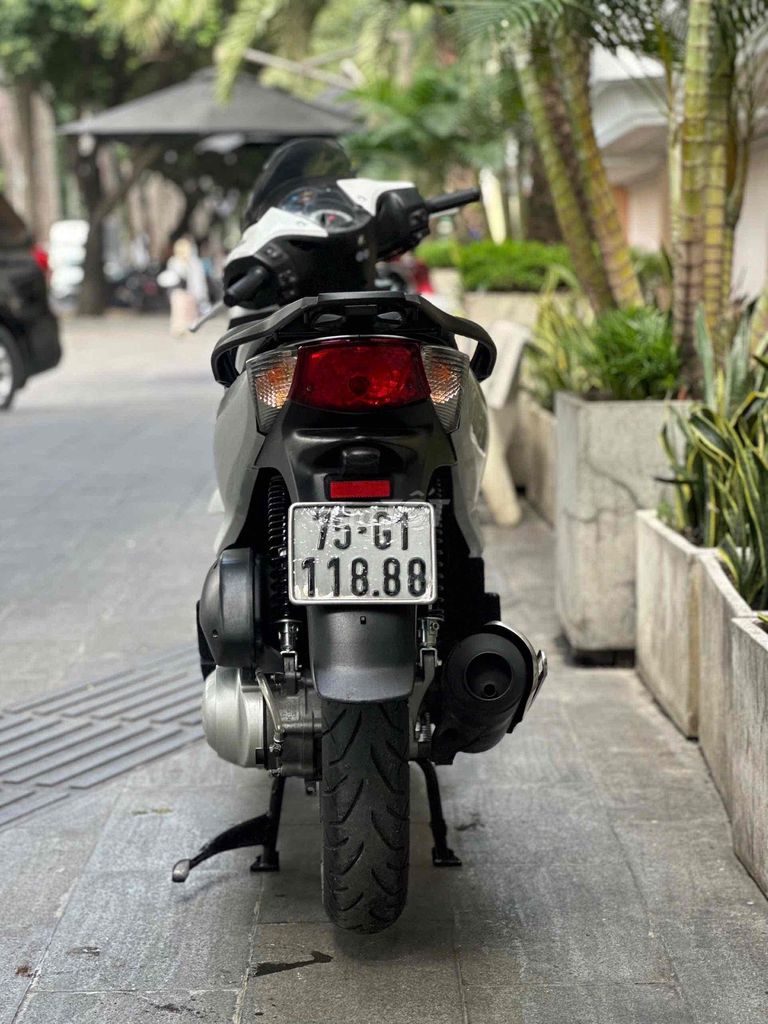 Honda SH 2010 - ảnh 2