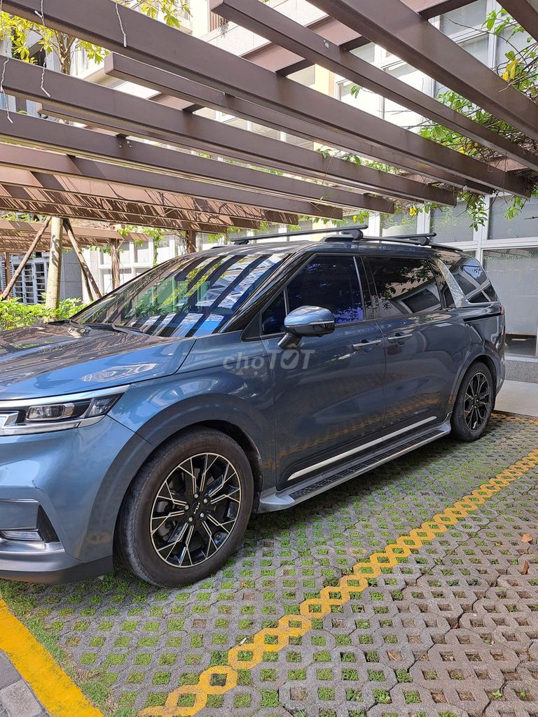 Kia Carnival Signature 2.2D 2021 - ảnh 1