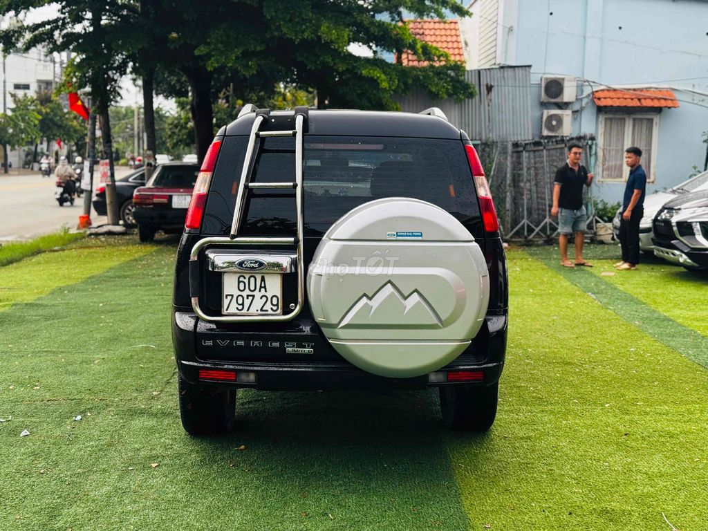 Ford Everest 2011 - ảnh 3