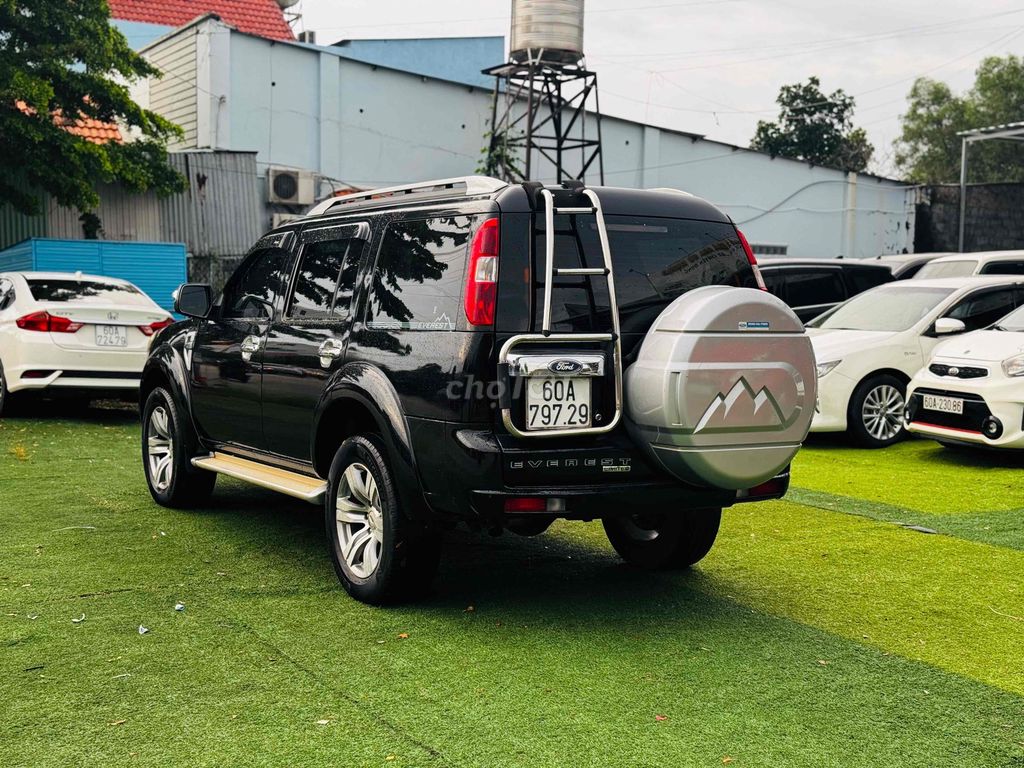 Ford Everest 2011 - ảnh 4