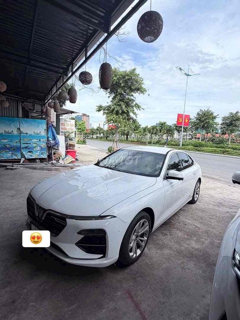 VinFast Lux A2.0 2021 - ảnh 1