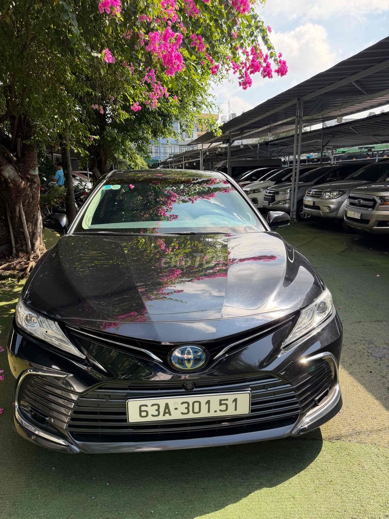 Toyota Camry 2023 - ảnh 1