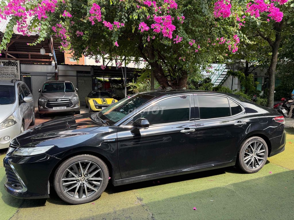 Toyota Camry 2023 - ảnh 3