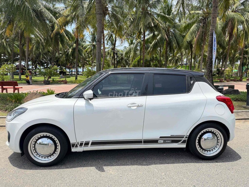 Suzuki Swift 2022 - ảnh 1