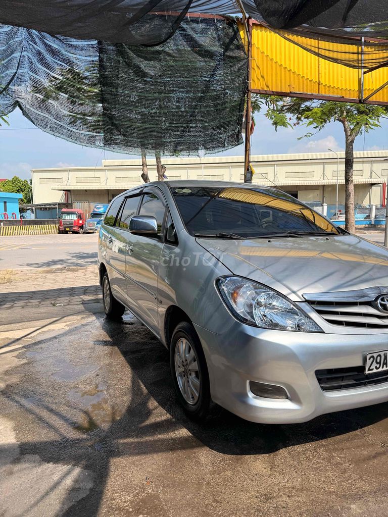 Toyota Innova G 2010 - ảnh 2