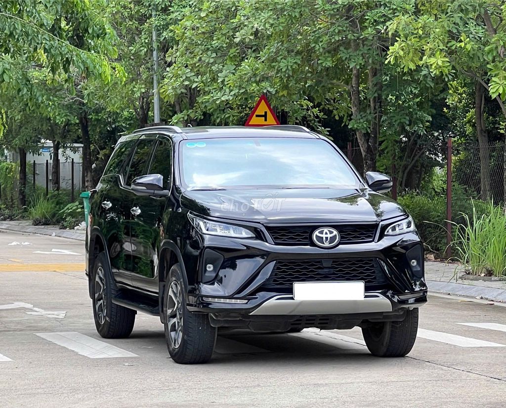 Toyota Fortuner 2021 - ảnh 3