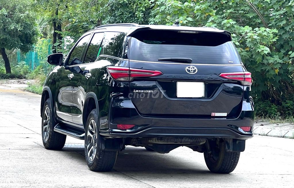 Toyota Fortuner 2021 - ảnh 5