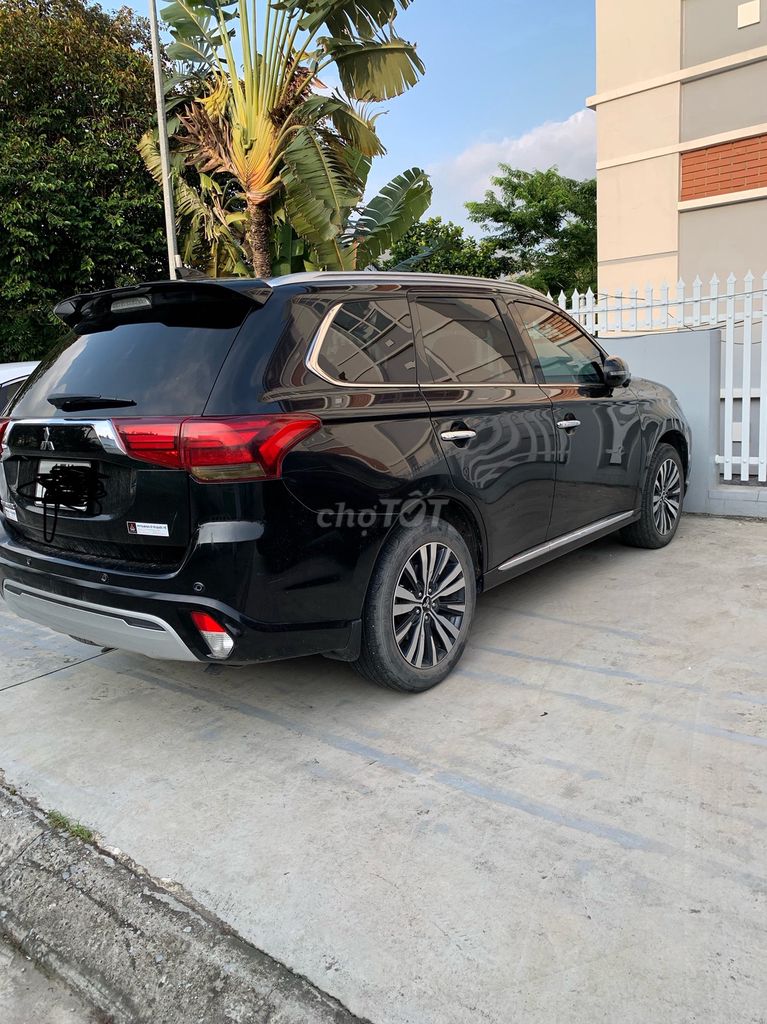 Mitsubishi Outlander 2022 - ảnh 1