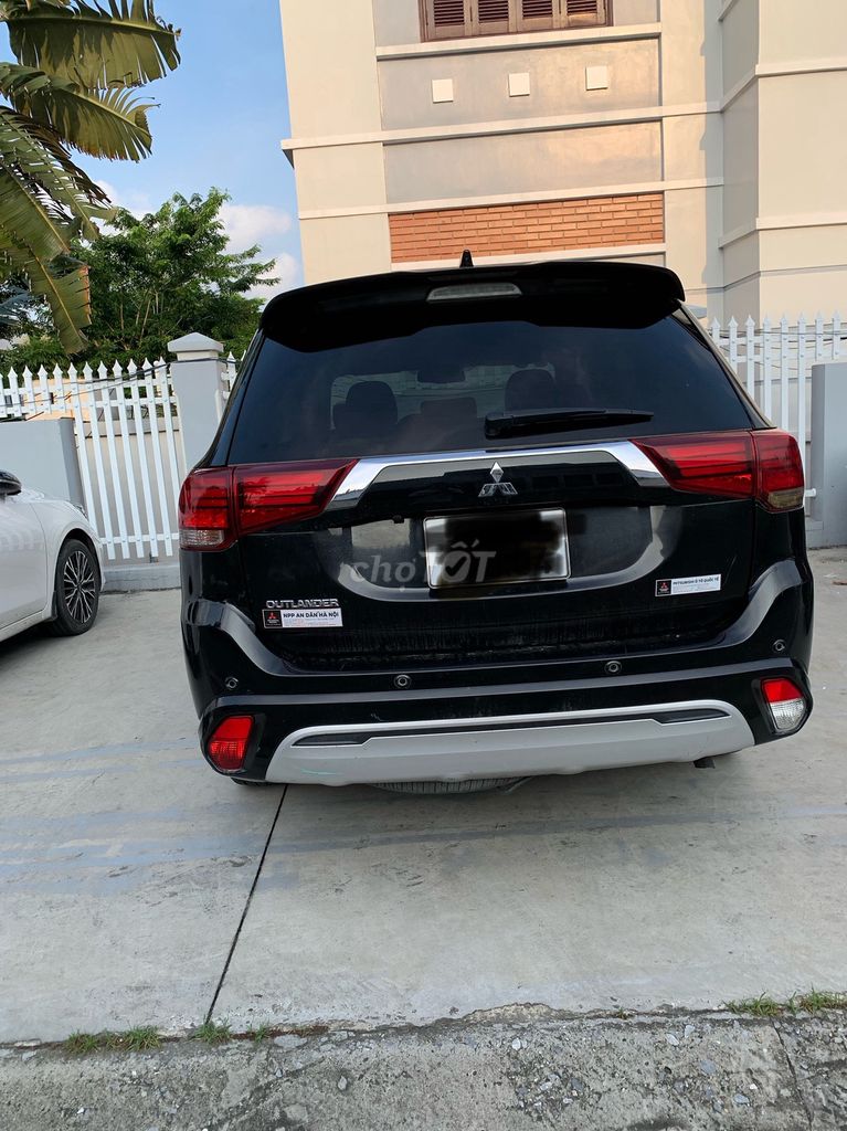 Mitsubishi Outlander 2022 - ảnh 2