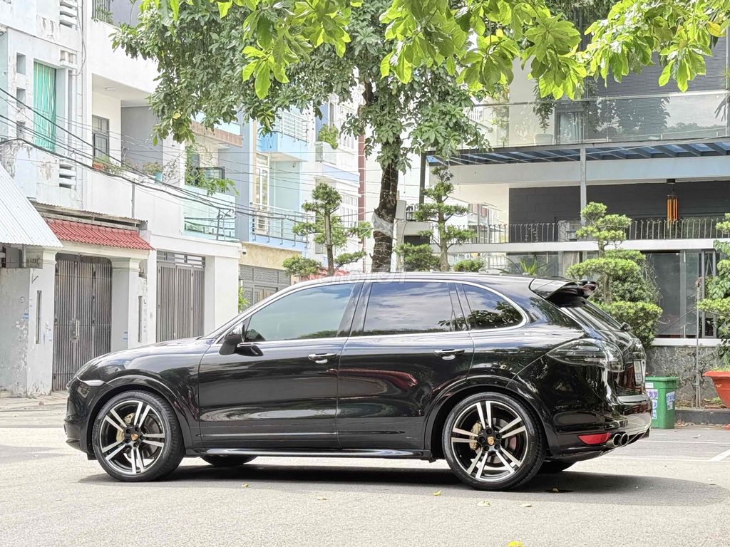 Porsche Cayenne 2012 - ảnh 4
