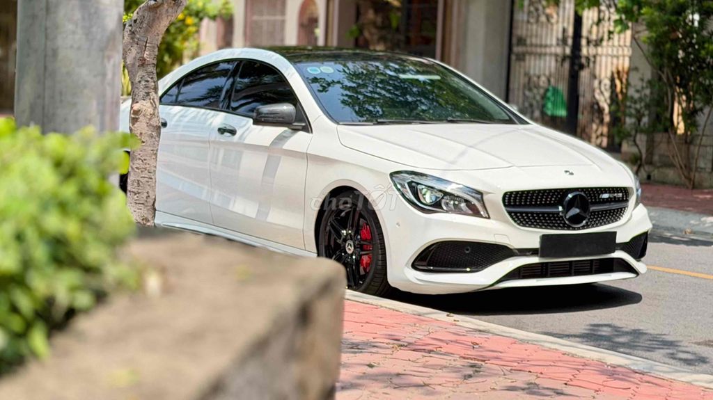 Mercedes-Benz 2018 - ảnh 1