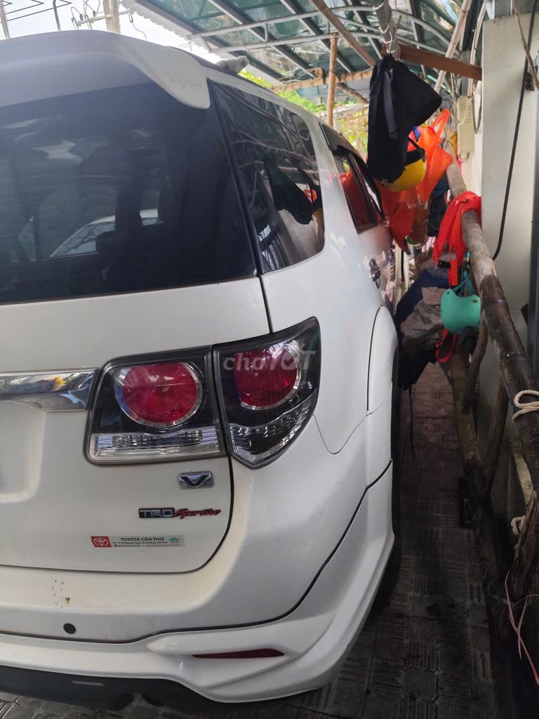 Toyota Fortuner - ảnh 5