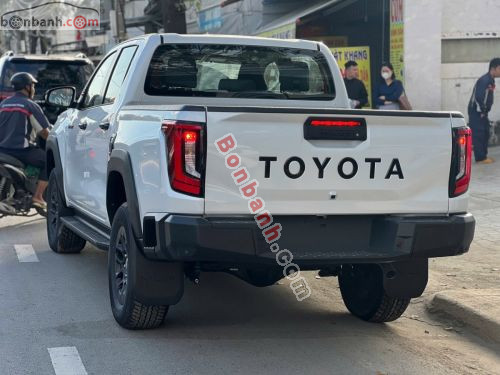 Toyota Hilux Pro 2.8L 4x2 AT 2026 - ảnh 3