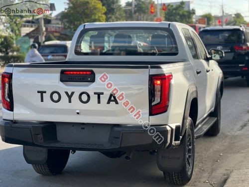 Toyota Hilux Pro 2.8L 4x2 AT 2026 - ảnh 5