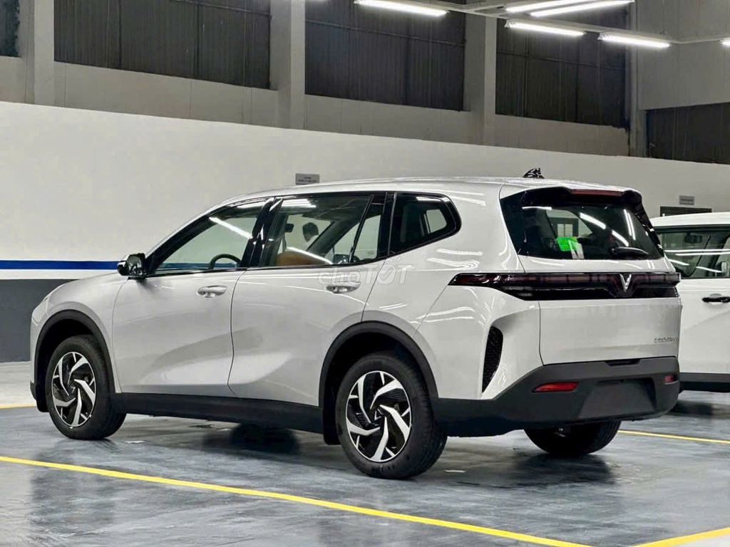 VinFast Limo Green 2026 - ảnh 3