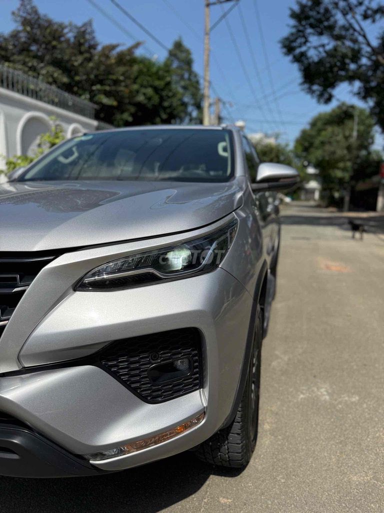 Toyota Fortuner 2021 - ảnh 3