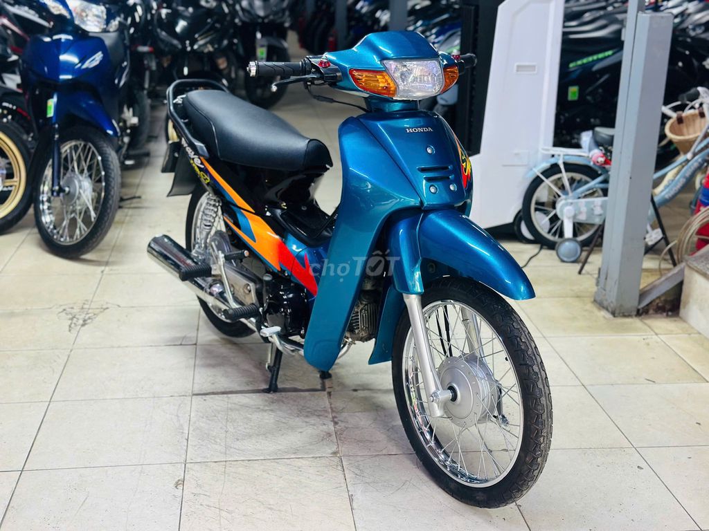 XE M 2003 - ảnh 1