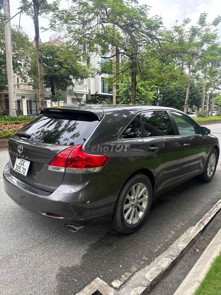 Toyota Venza - ảnh 2