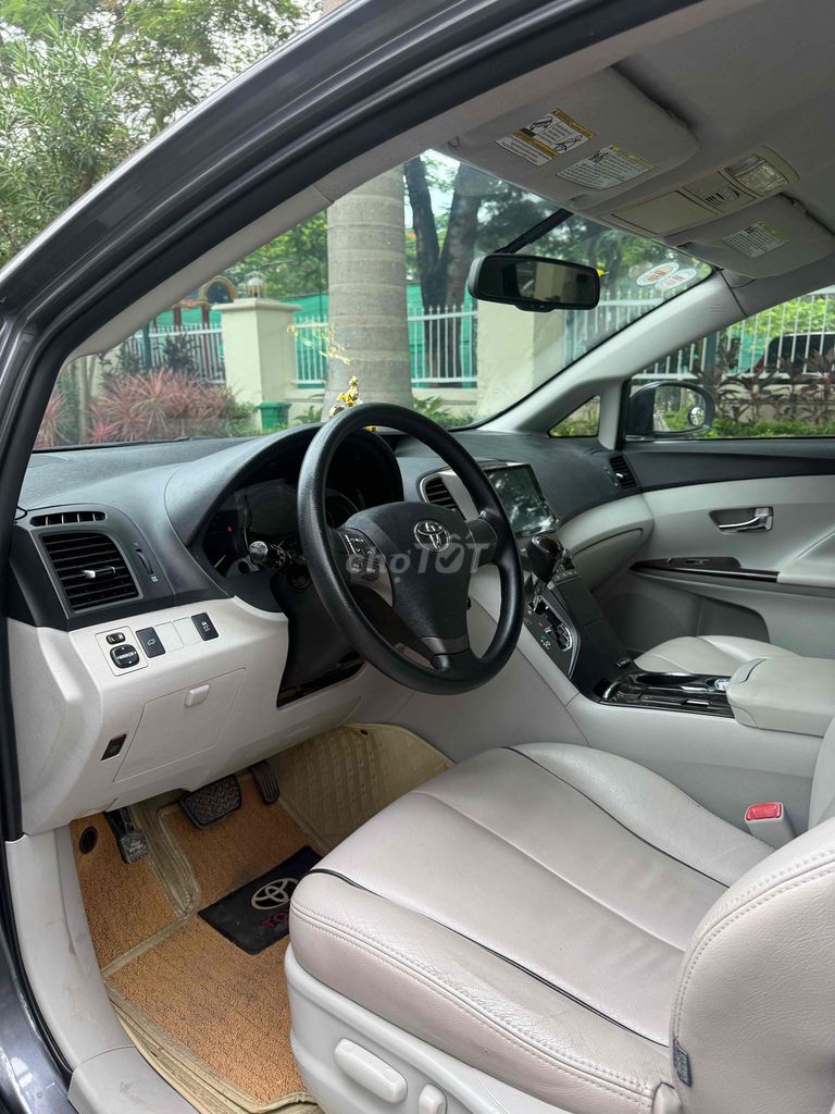 Toyota Venza - ảnh 4