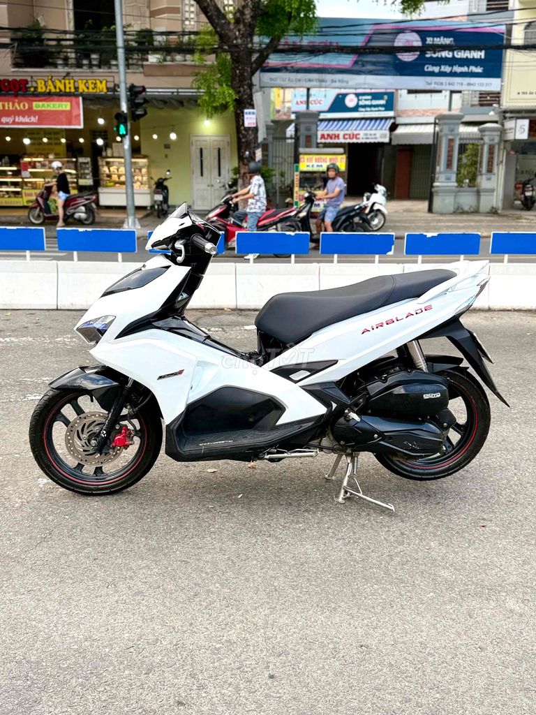 Honda Air Blade 2017 - ảnh 3