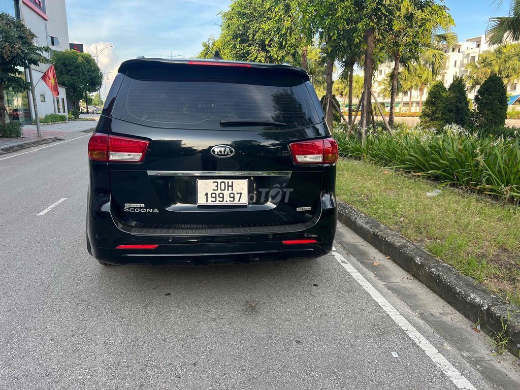 Kia Sedona 2017 - ảnh 2