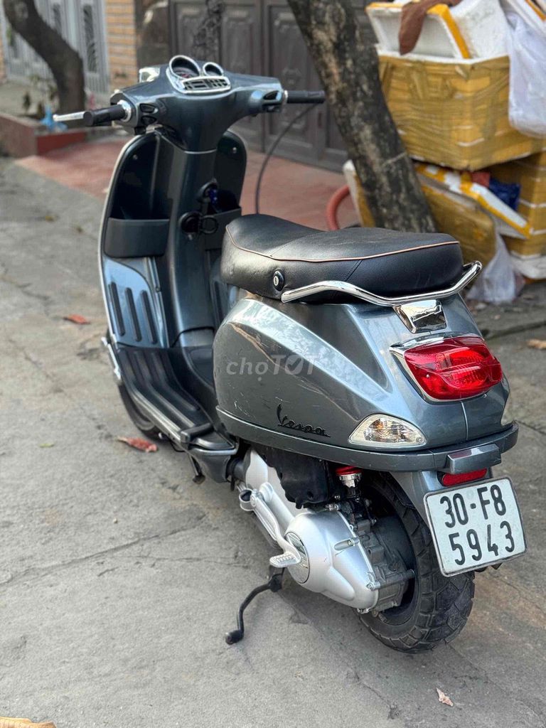 Piaggio Vespa 2012 - ảnh 4