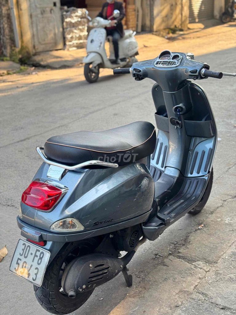 Piaggio Vespa 2012 - ảnh 5